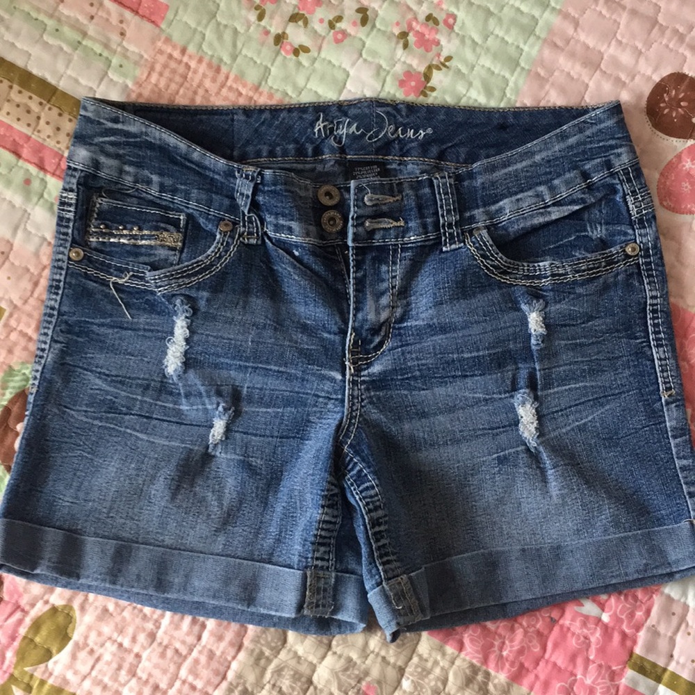 Ariya Jean shorts